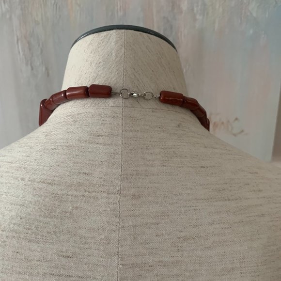 Rich brown color large bead necklace - Picture 3 of 3